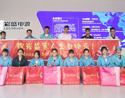 爱随春至，，，情暖抖圈！